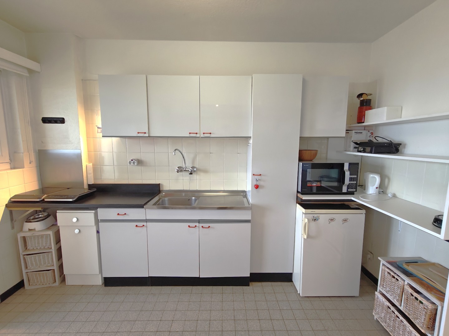 Zeer ruime studio gelegen op de Zeedijk van Middelkerke op een eerste verdieping met terras! - foto 4