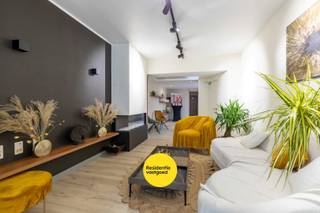 Uniek gerenoveerd pand met 3 entiteiten in hartje NieuwpoortWoonst met praktijkruimte of studio in het centrum van Nieuwpoort-stad, op wandelafstand...