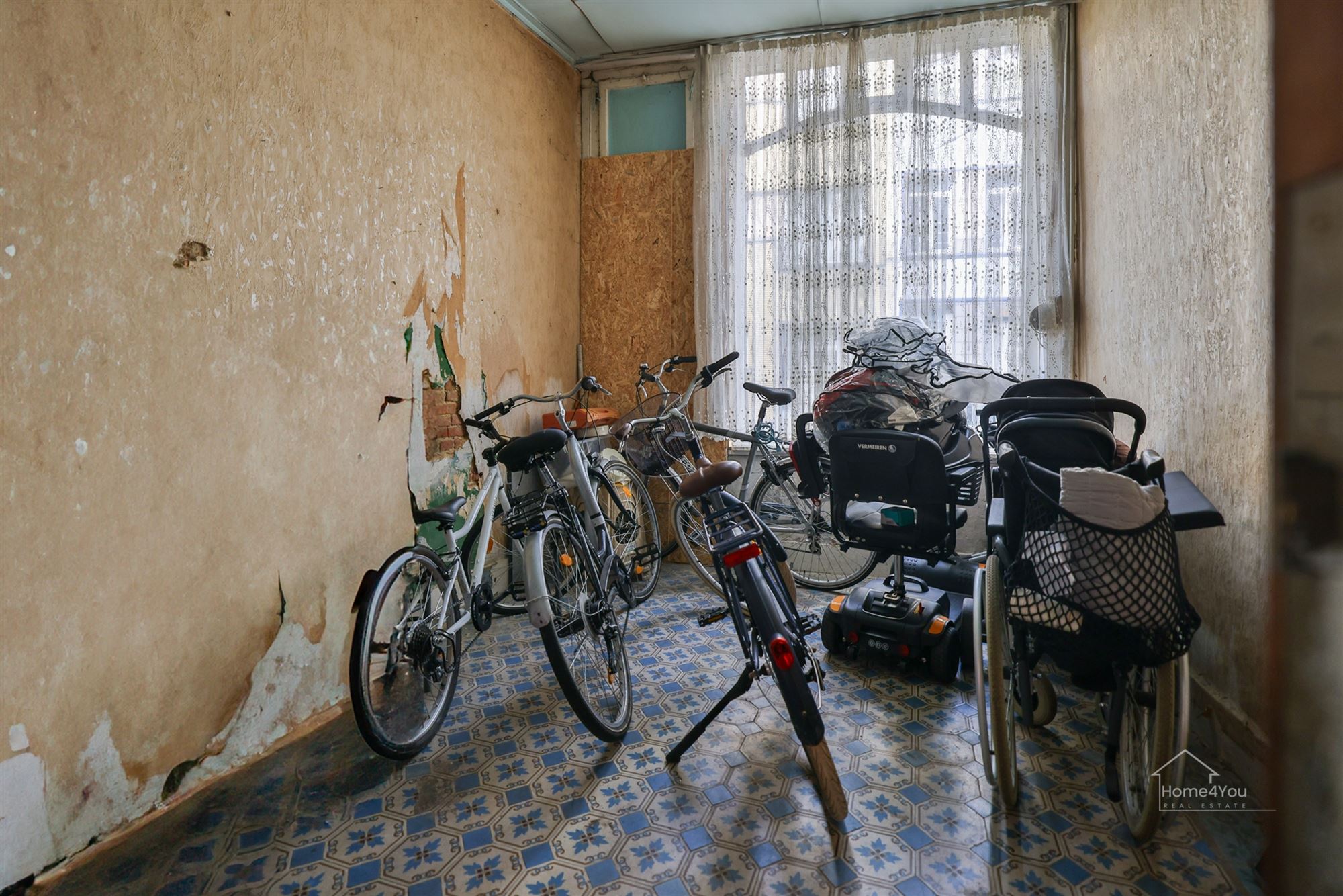 Ruime woning met meerdere slaapkamers en overdekt terras - foto 3