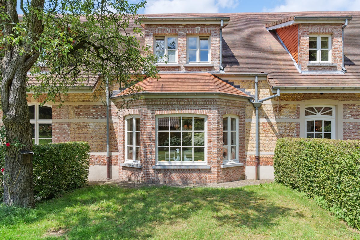 Sublime maison de campagne dans un magnifique domaine. - photo 2