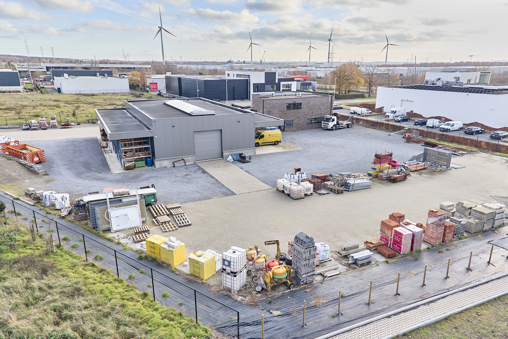 Multifunctioneel bedrijfsgebouw op Genk-Zuid - foto 3