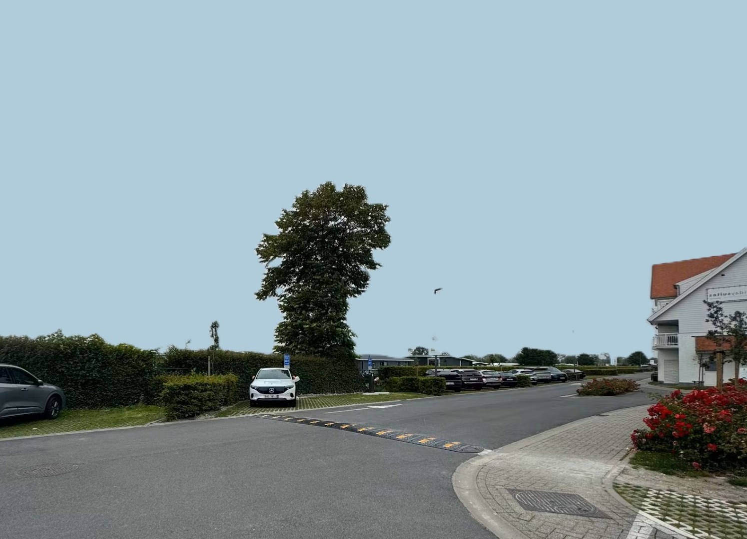 Drie autostandplaatsen deel uitmakend van een mooi hotel gelegen in Nieuwpoort- Sint-Joris - foto 5