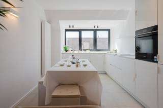 Dit volledig vernieuwde appartement is gelegen vlakbij het centrum van Wevelgem.De residentie bevat slechts 5 entiteiten, waardoor de...