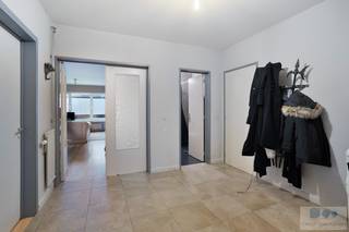 Op een idéale locatie te Heist-op-den-Berg, bevindt zich dit verrassend ruim, gelijkvloers appartement met vrijstaande garage.Het appartement...