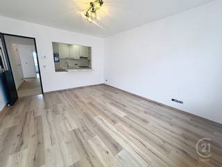 Droom je van een stijlvol verblijf aan zee? Dit volledig gerenoveerde appartement in Westende-Bad ligt op wandelafstand van het strand, winkels...