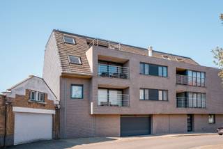 Bent u op zoek naar een appartement met EPC A vlakbij het centrum van Waregem? Dan is dit zeker iets voor u. Dankzij de uiterst strategische...