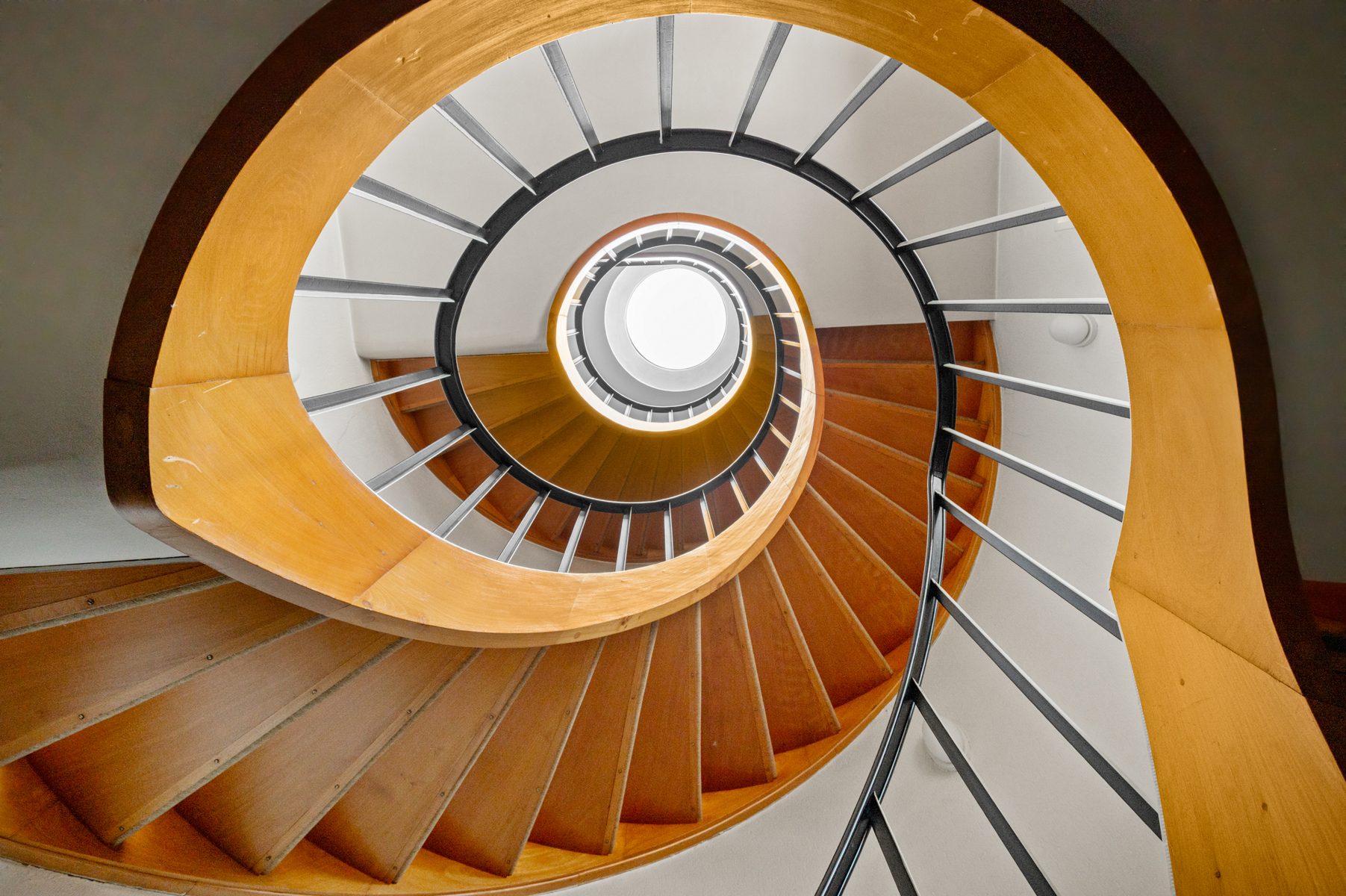 Karaktervolle woning met praktijkruimte en tuin – ontwerp C. Van de Velde - foto 3