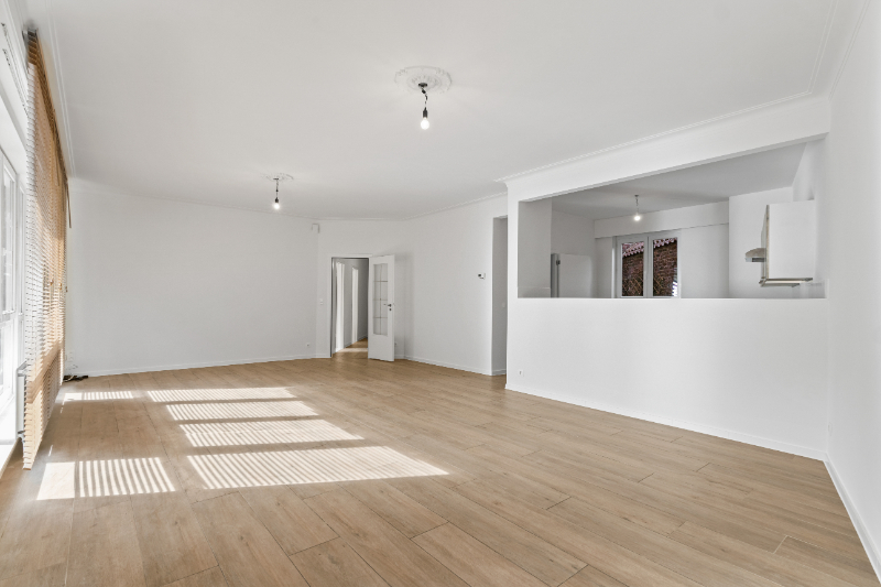 INSTAPKLAAR LICHTRIJK APPARTEMENT IN HET CENTRUM VAN TEMSE VLAKBIJ PITTORESKE GEMEENTEPLEIN - foto 5