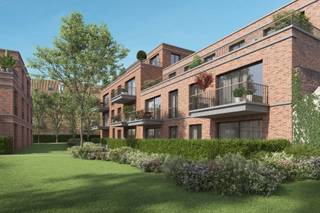 Dit nieuwbouwappartement situeert zich op de eerste verdieping van nieuwbouwresidentie De Zeven Rozen in blok A. Het omvat een inkomhal,...