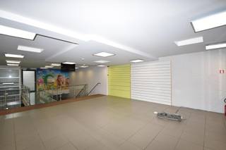 Verwarmde stockageruimte met materiaallift van 250m² met commercieel goede ligging in hartje Kasterlee.INDELINGDeze handelsruimte is gelegen...