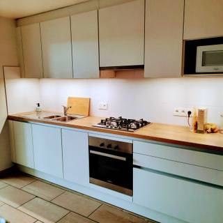 Wonen pal in het centrum van Kruibeke en vlakbij het kerkhoekpark ?Dit appartement op de 2de verdieping is ideaal als starterswoning , comfortabel,...