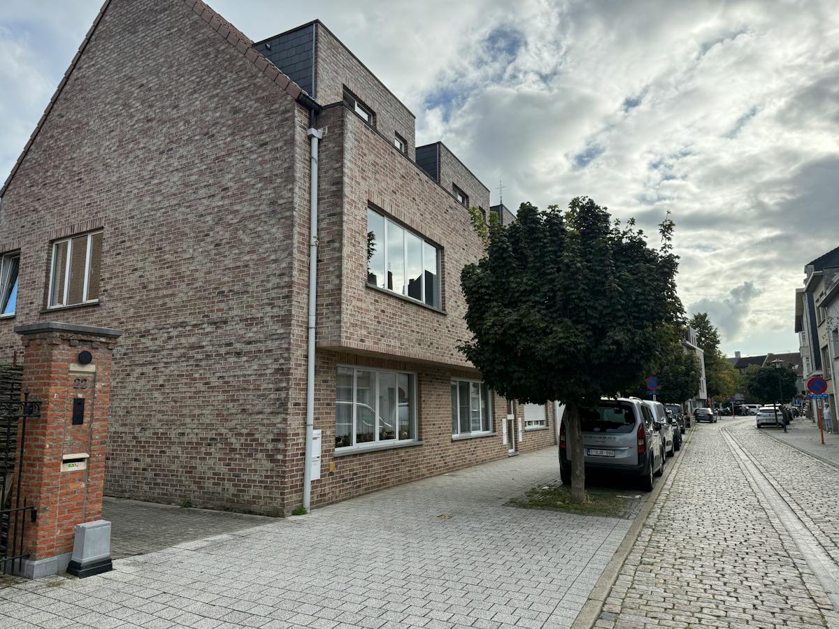 Parkeerplaats met beugel te huur in centrum Wommelgem - foto 4