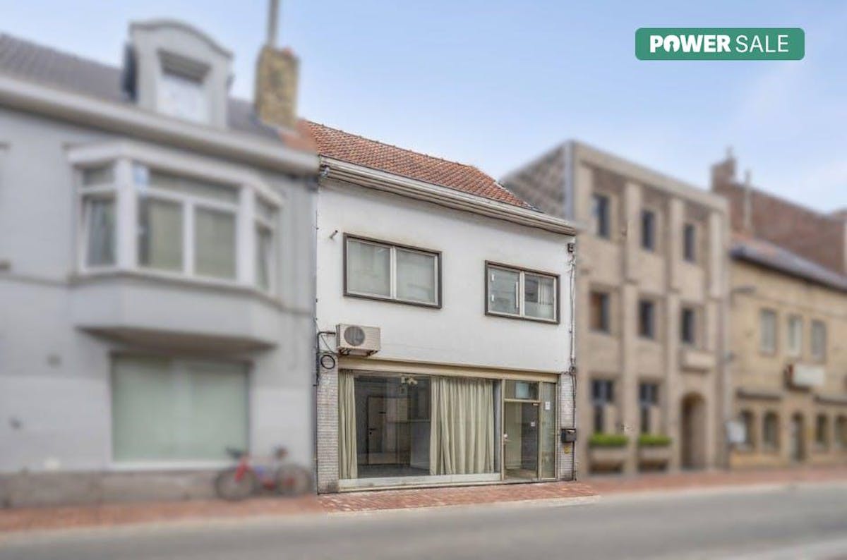 Handelspand met woonst te koop in centrum Roeselare - foto 1