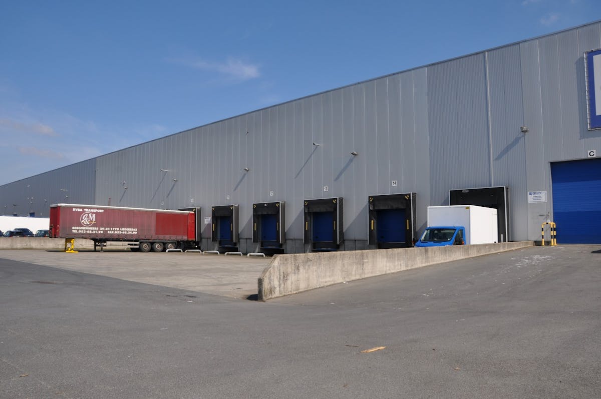 Entrepôt (12 317 m²) à louer à la sortie E17 à Zele - photo 5