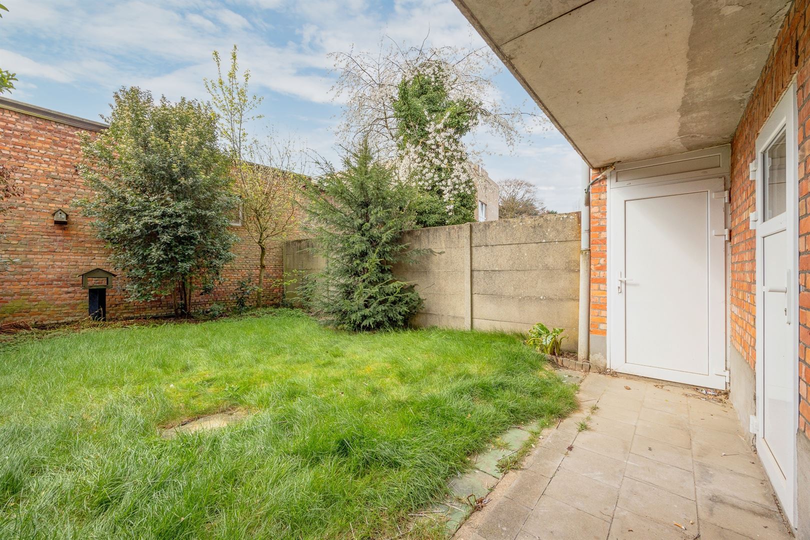 Gelijkvloerse triple garage/magazijn met tuin - foto 5