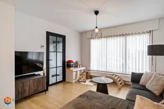 Op een uitstekende locatie te Itegem bevindt zich deze recent gerenoveerde woning met 3 slaapkamers en gezellige tuin. U geniet hier zowel van een ideale ligging vlakbij het centrum van Itegem met winkels, eet-en drankgelegenheden, scholen en het openbaar vervoer, alsook van een uitstekende bereikbaarheid.<br /><br />We betreden deze instapklare woning via de inkomhal met apart gastentoilet. De leefruimte geniet van veel lichtinval door de vele raampartijen en kunt u inrichten met een gezellige zithoek en aparte eetplaats. Hier is de open keuken mooi geïntegreerd in het geheel en voorzien van kwalitatieve toestellen.  De nachthal op de eerste verdieping geeft ons toegang tot 3 slaapkamers en de badkamer, uitgerust met een lavabo en douche. In de goed geörienteerde tuin  kunt u steeds in alle rust en privacy genieten van het mooie weer. Tot slot beschikt de woning nog over een praktische zolder, een kelder bij de keuken en een inpandige garage.<br /><br />Het gunstige EPC label, de conforme elektrische keuring en het feit dat de woning asbestveilig is maken deze woning tot een instapklare woning waar u zonder zorgen intrek in kan nemen! <br /><br />Dit is een uitstekende opportuniteit als u op zoek bent naar een instapklare woning met 3 slaapkamers te Itegem. Contacteer ons voor meer informatie op 0479 13 63 69 of neem een kijkje op www.boonstravastgoed.be . <br /><br />Bijzonderheden:<br />- Instapklaar<br />- 3 slaapkamers<br />- Uitstekende locatie