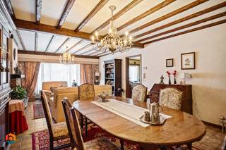 Op een uitstekende locatie in het centrum van Putte bevindt zich dit ruim 3 slaapkamer appartement met garagebox. Het appartement bevindt zich in...