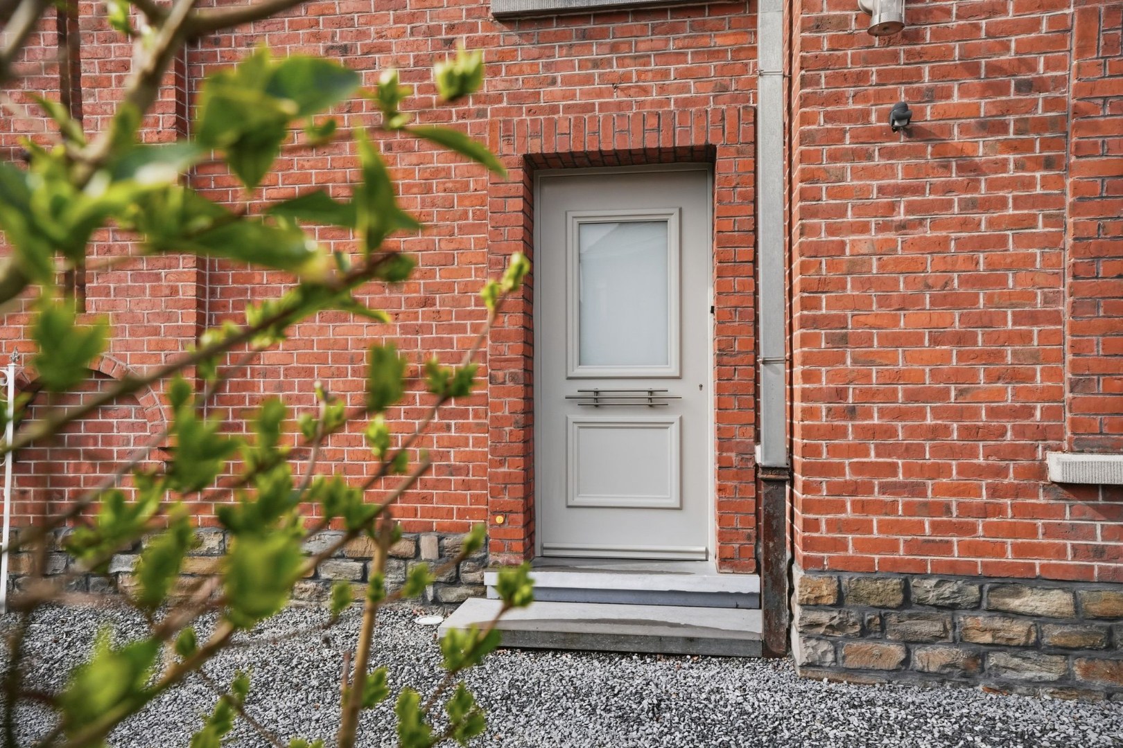 Grote halfopen woning met mogelijks 4 kamers, garage, zonnepanelen en tuin - foto 5