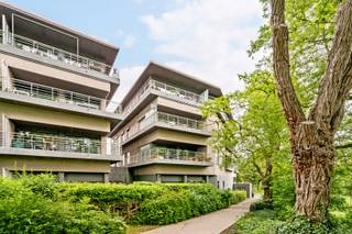 - Ideale ligging langs de Kasteelgracht in Ieper: Arsenaalstraat 48 bus 2B- Uitstekend EPC: label A, 75 kWh/m²/jaar (UC: 3874703)- Appartement op de...
