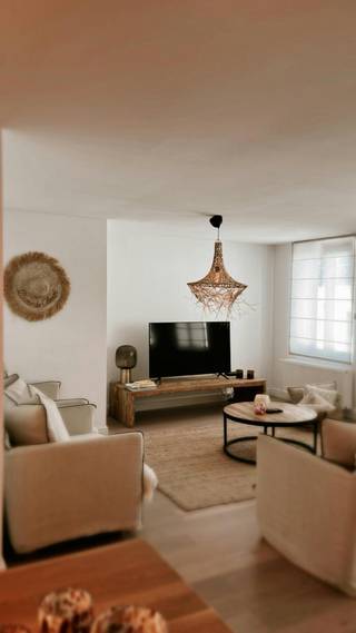 Op slechts 200mvan het strand, het casino en tal van winkels bevindt zich dit prachtig gerenoveerde duplexappartement te Blankenberge. Dit...