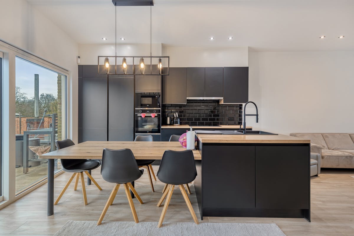 Handelshuis met 4 slaapkamers in het centrum van Oostakker - foto 4