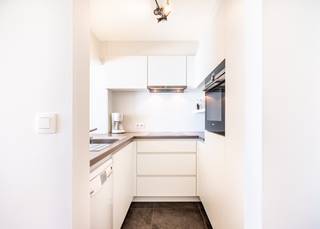 INSTAPKLAAR appartement in kleinschalige residentie met FRONTAAL zeezicht.Dit unieke pand is gelegen op de 6de verdieping van residentie "Sundown"...