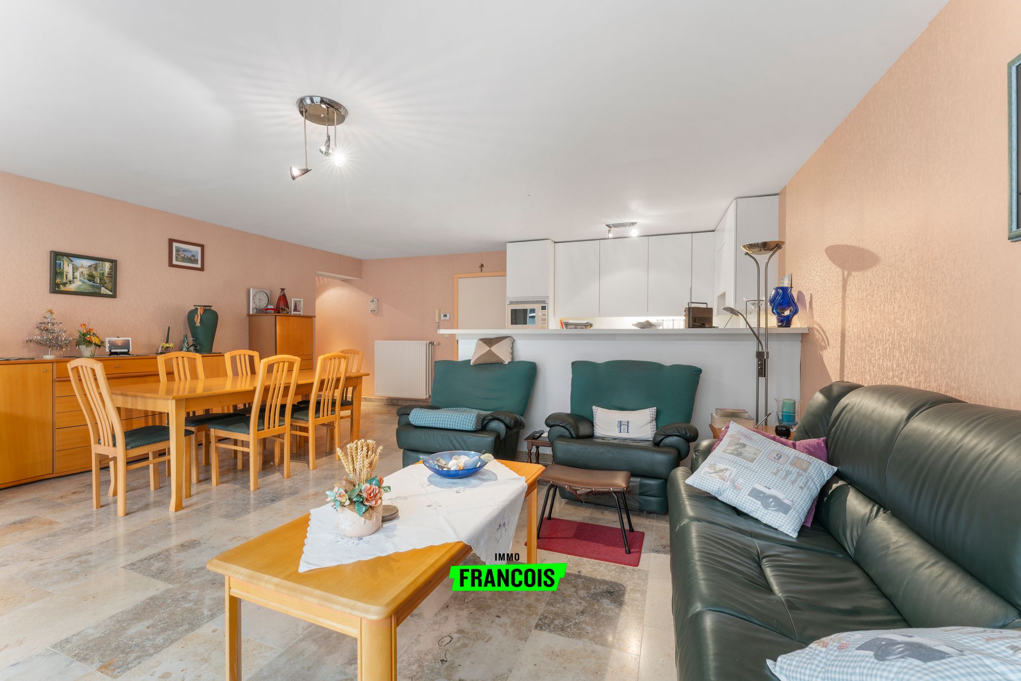 Instapklaar tweeslaapkamer appartement met bijhorende garagebox in Blankenberge - foto 3