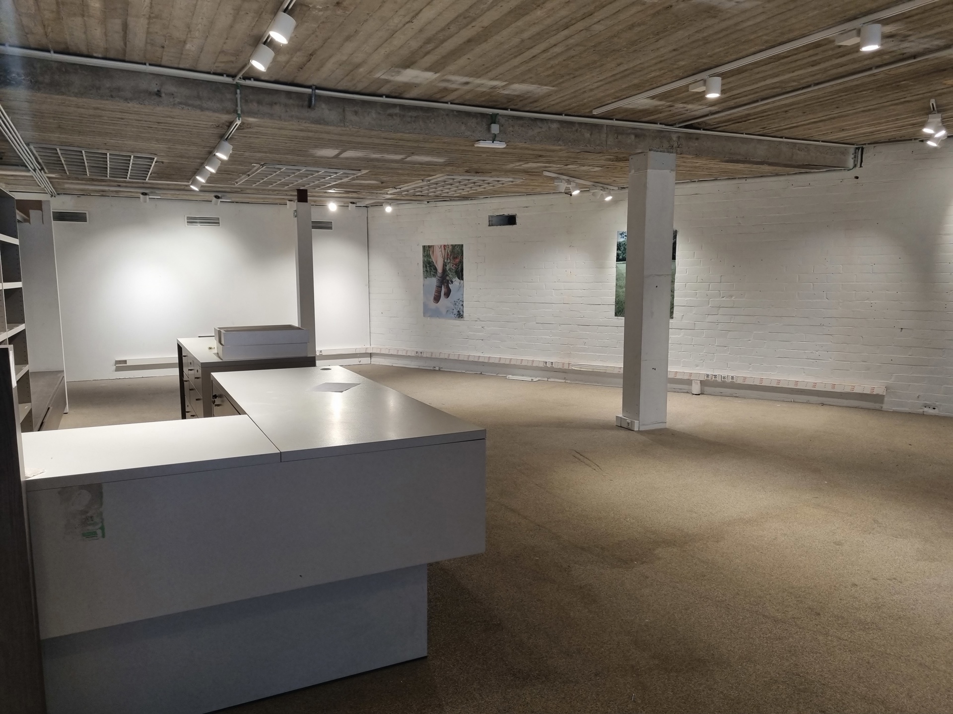 Handelsgelijkvloers met 6 bovenliggende appartementen - foto 5