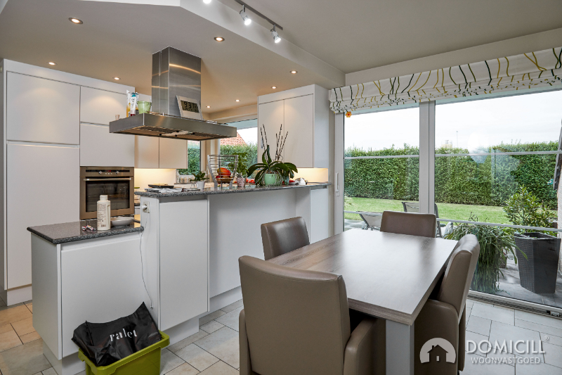 Roeselare : Recente mooie villa met zonnige tuin 3 à 4 slpks, dubbele garage en carport voor 3 wagens - foto 5