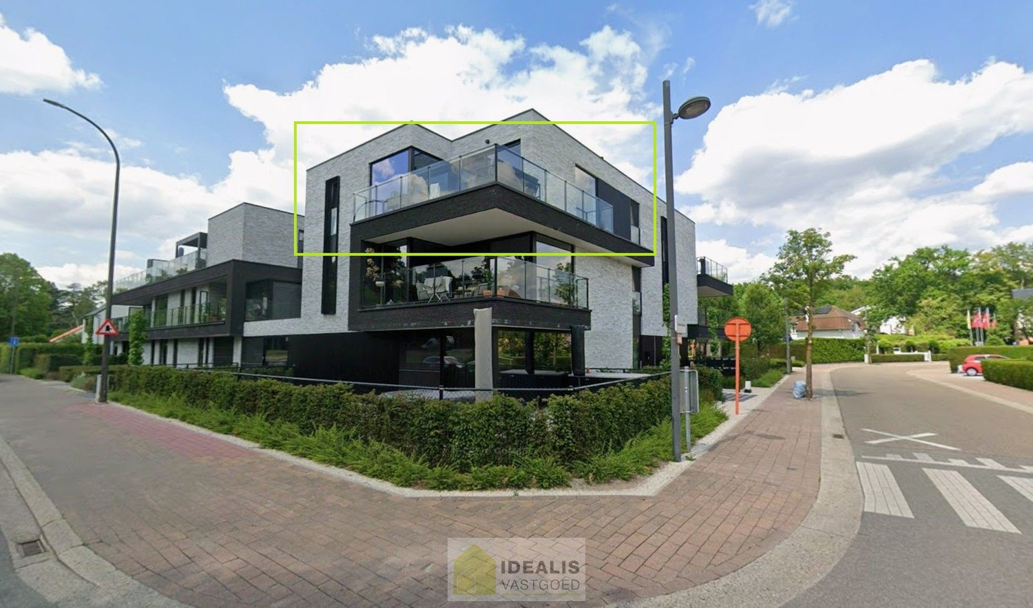 IDEALIS VASTGOED – INSTAPKLAAR APPARTEMENT MET KELDERBERGING EN ONDERGRONDSE AUTOSTAANPLAATS - foto 2