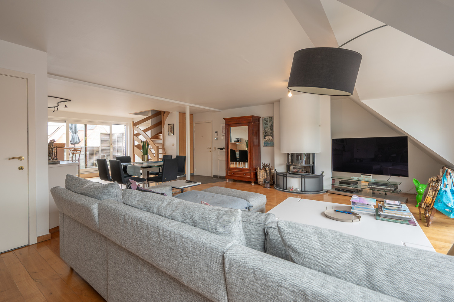 Ruim duplexappartement in het centrum van Heist - photo 3