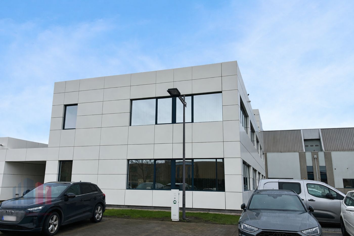 1.054 m² kantoorruimte vlakbij E313 - foto 1