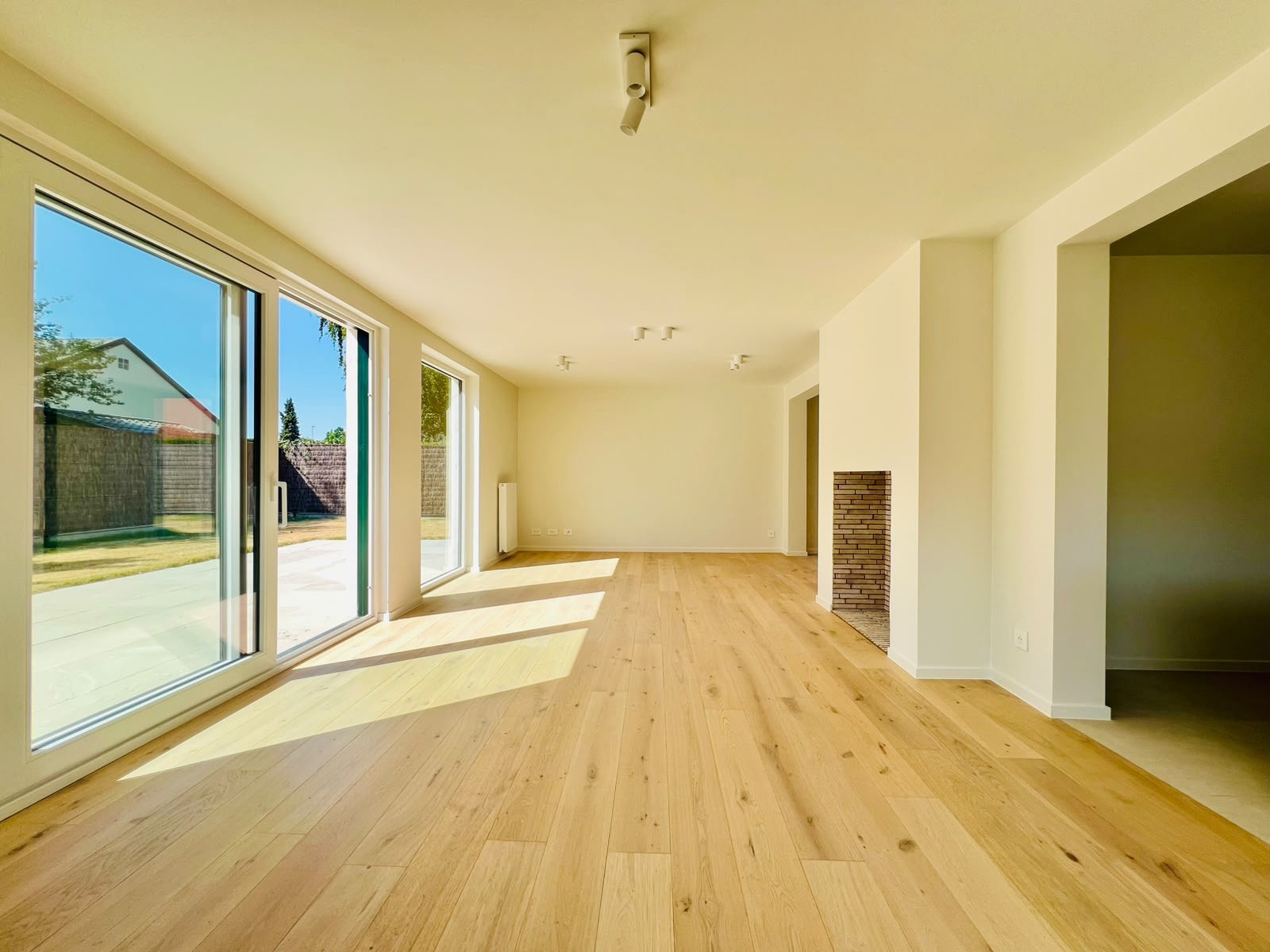 Instapklare, totaal gerenoveerde woning met 5 slaapkamers - foto 4