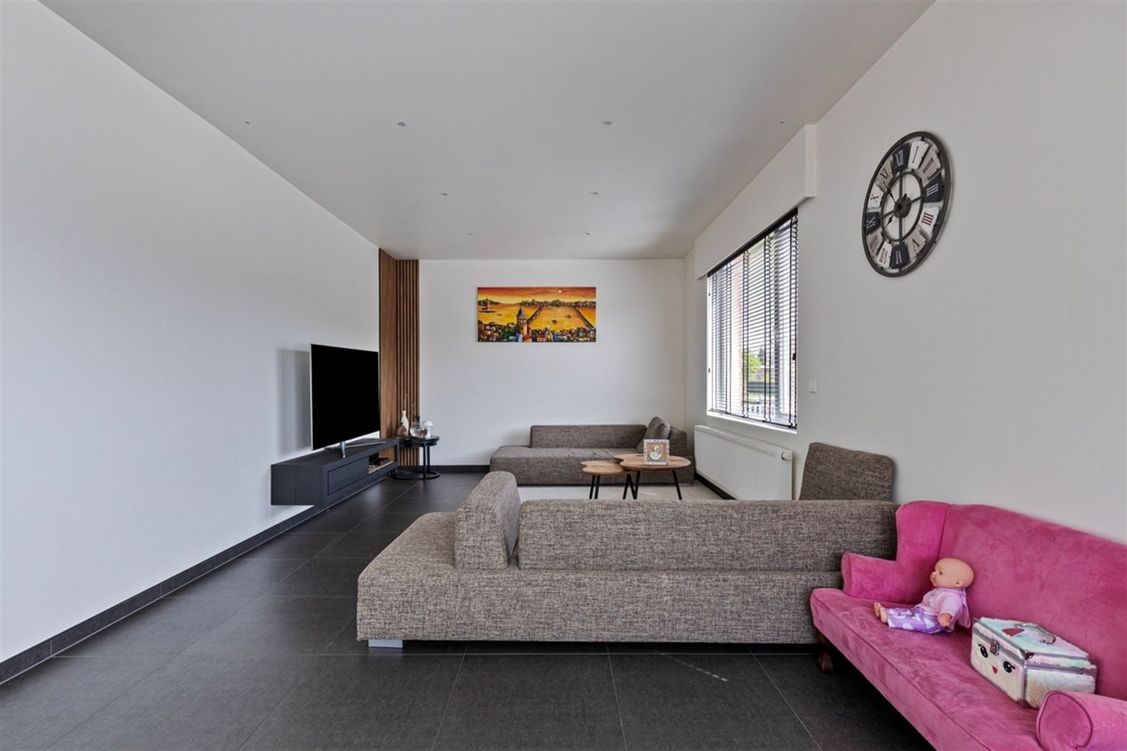 Instapklare open bebouwing op 480 m² met 3 slaapkamers en 2 badkamers. - foto 4