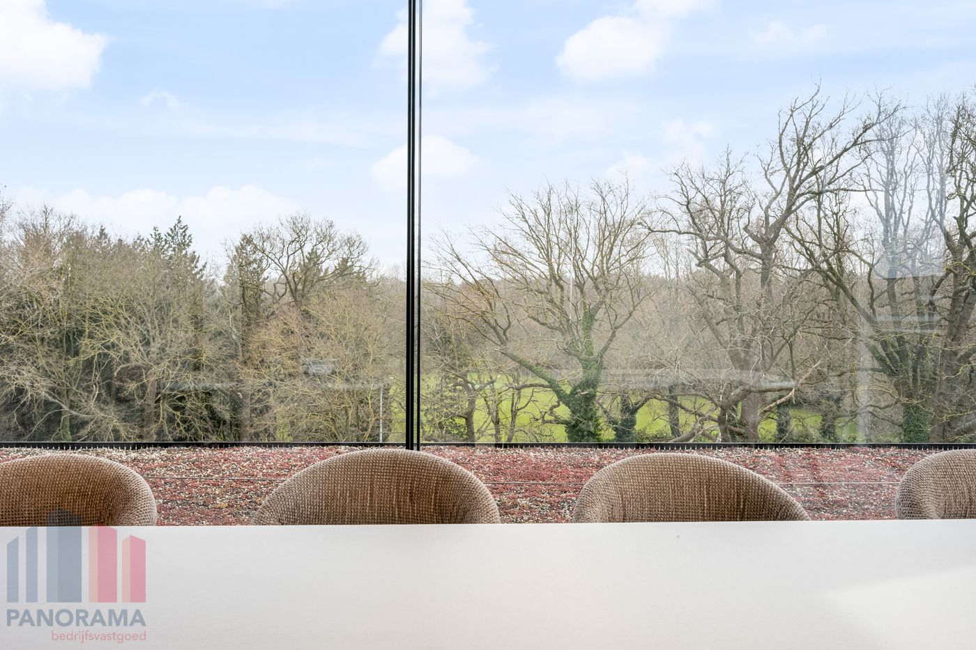 310 m² HIGH-END KANTOREN MET TERRAS OP TOPLOCATIE LANGS DE E40 TE OOSTKAMP - foto 5