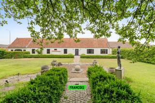Een prachtige, karaktervolle hoeve in het charmante Lissewege, op een strategische locatie met vlotte verbindingen naar Brugge, Blankenberge...