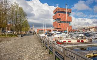 Unieke loft met zicht op het MAS en de jachthaven van AntwerpenOp een gegeerde locatie, in Residentie Michiels-Loos, vindt u deze prachtige loft...