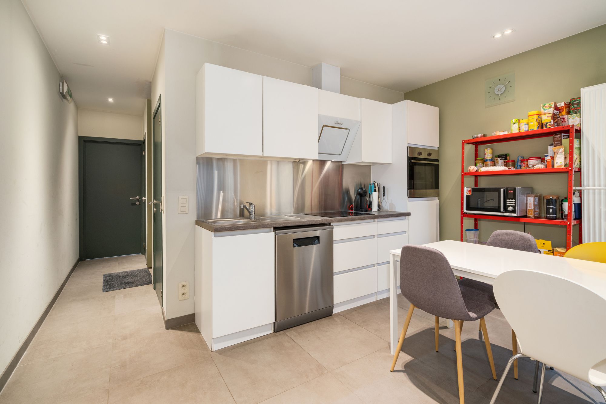 Gezellige woning met 4 slaapkamers en terras te koop in Gent - foto 2