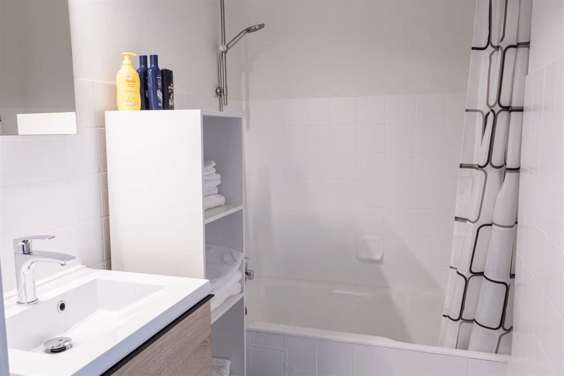 Gerenoveerd appartement van 74 m² met 2 slaapkamers! - foto 5