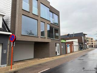 Modern appartement met twee slaapkamers in centrum Kapellen.  Dit prachtige appartement bevindt zich in een recent kleinschalig gebouw op een...