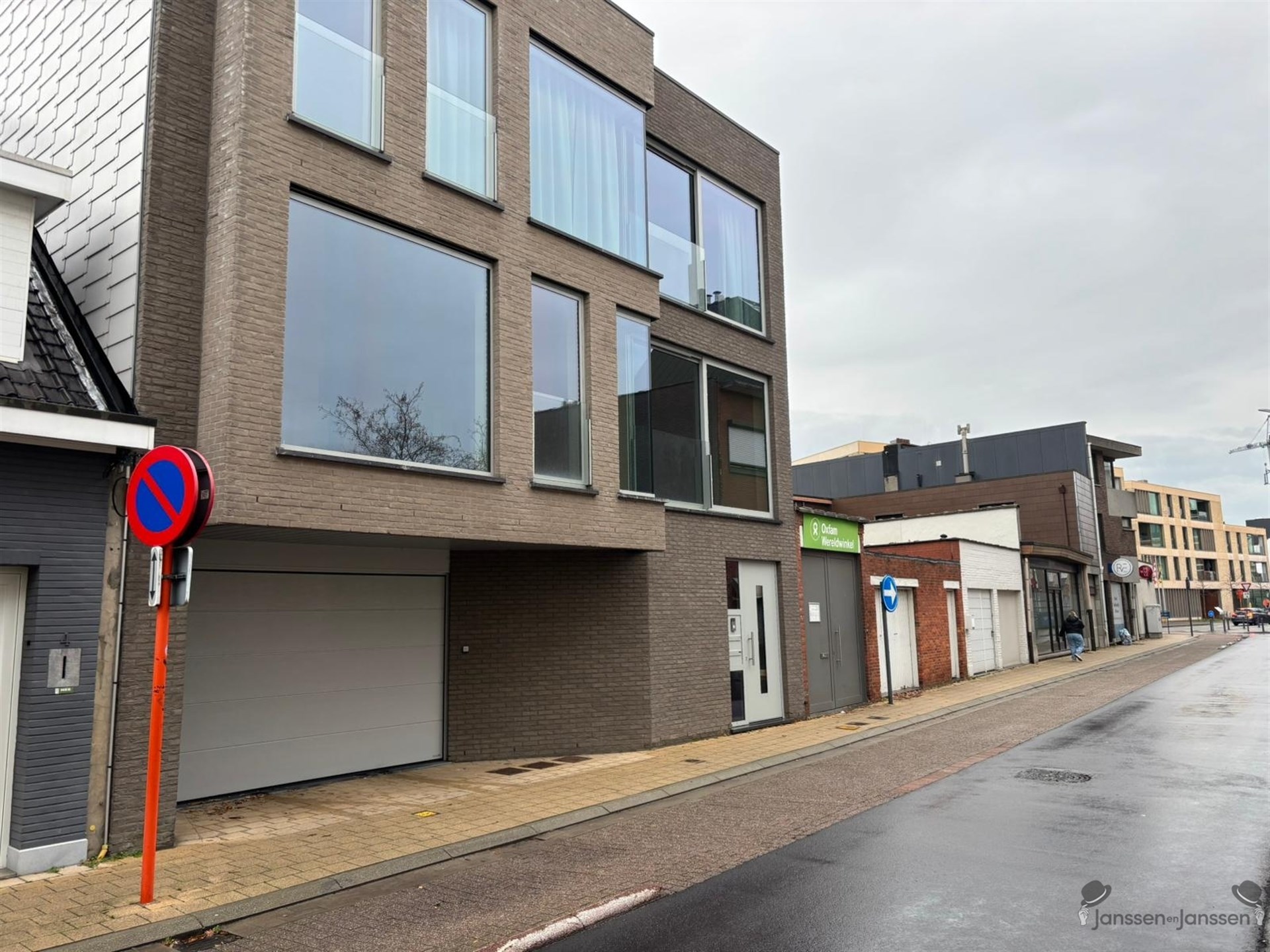 Modern appartement met twee slaapkamers in centrum Kapellen. - foto 2