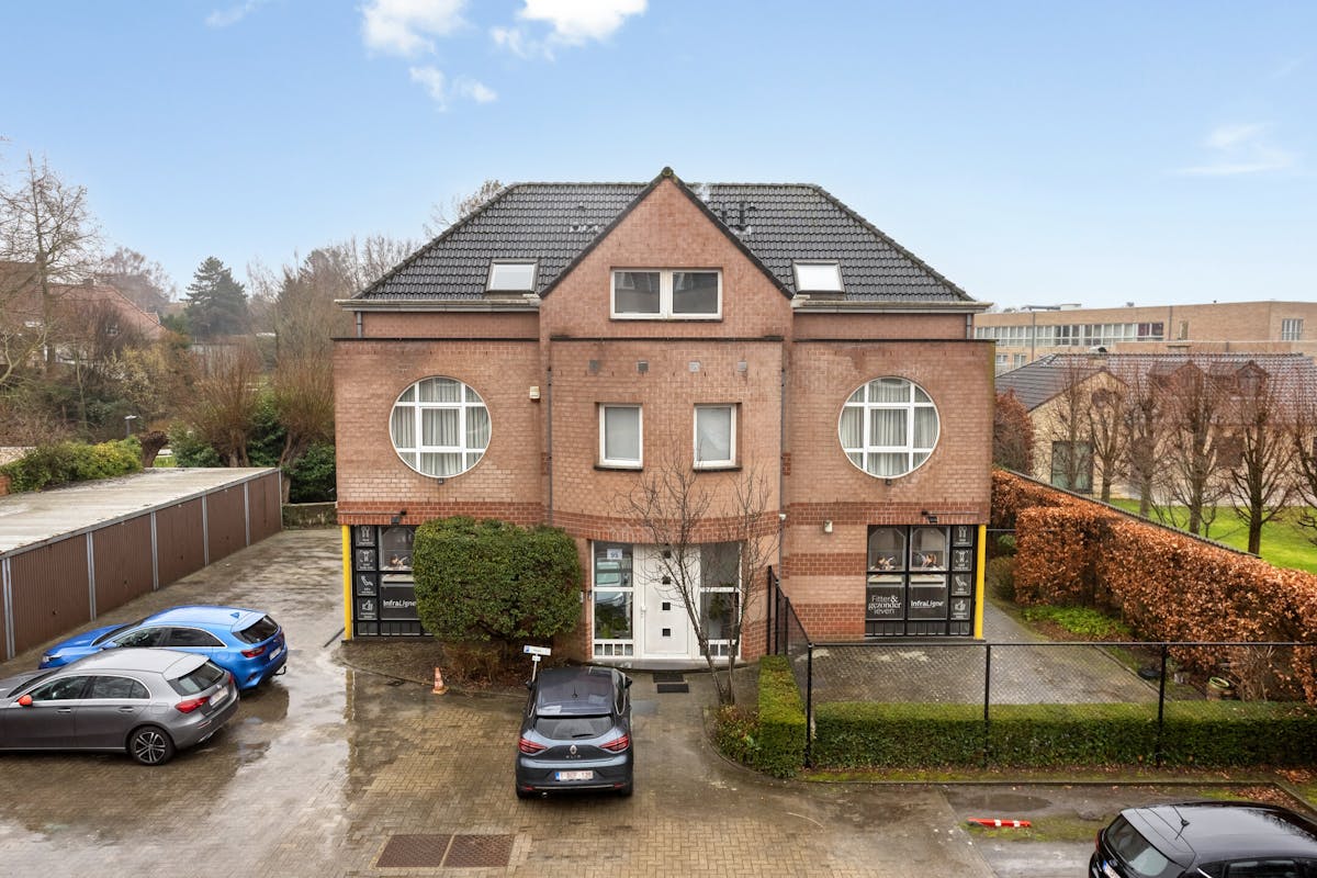 Instapklaar commercieel gelijkvloers op toplocatie in hartje Grimbergen - foto 2