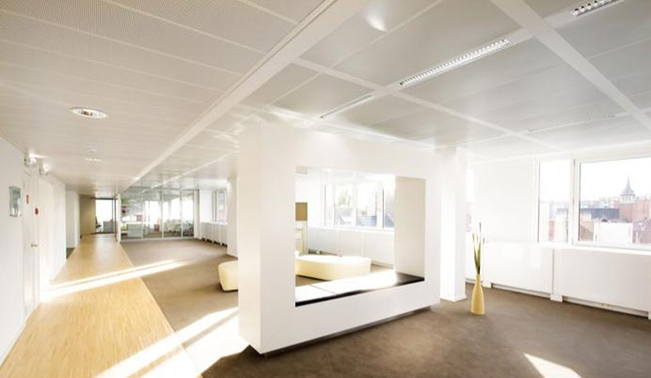 Volledeig gerenoveerde kantoren - foto 4