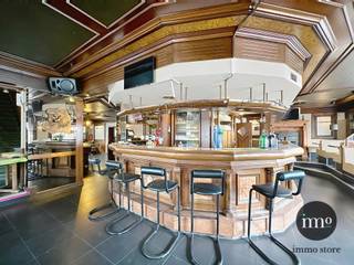 Affligem : IMMO STORE stelt u dit SFEERVOL WEGRESTAURANT voor, ZEER GOED GELEGEN op een DRUKKE verbindingsweg tussen Asse en Aalst. Deze...