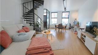 Gerenoveerde 3-slaapkamerwoning met STADSTERRAS heeft een interessante ligging in een rustige wijk in het centrum van Torhout, dichtbij...