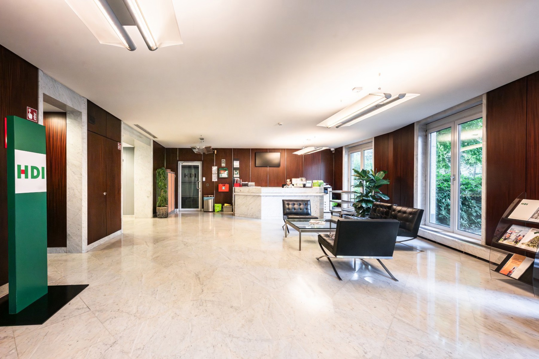 Commercial for rent in Woluwe-Saint-Pierre - photo 4