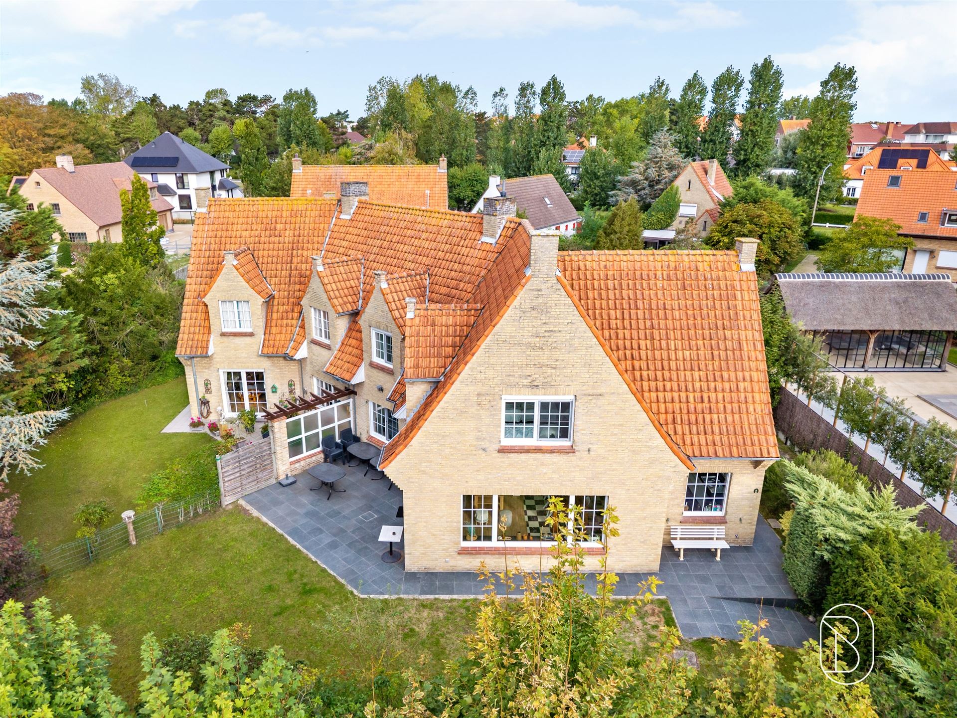 Karaktervolle gezinswoning met 4 slk op een toplocatie!  - foto 4