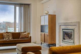 Dit instapklaar dakappartement heeft een bewoonbare oppervlakte van 165 m² en bevindt zich aan de Belgiëlei in het hartje van Antwerpen...