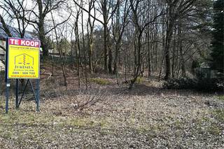 Genk, Hooiweg - Rustig gelegen perceel bouwgrond van 8a 65ca, geschikt voor open bebouwing.De bouwgrond van 8a 65ca is gelegen aan de Hooiweg te Genk...