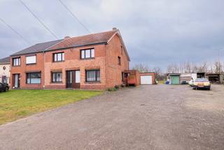 Volledig te renoveren woning in Wechelderzande op mooi perceel van 2141m²! De woning biedt tal van mogelijkheden om te renoveren.Troeven :- te...